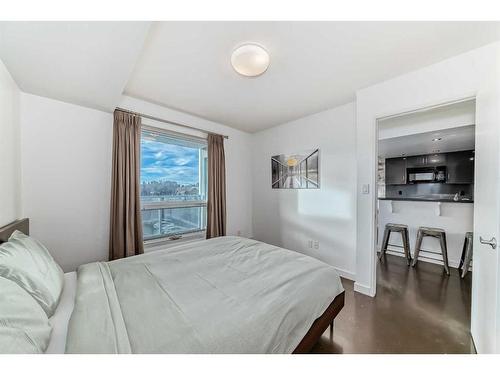 306-188 15 Avenue Sw, Calgary, AB - Indoor Photo Showing Bedroom