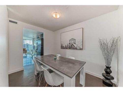 306-188 15 Avenue Sw, Calgary, AB - Indoor Photo Showing Dining Room