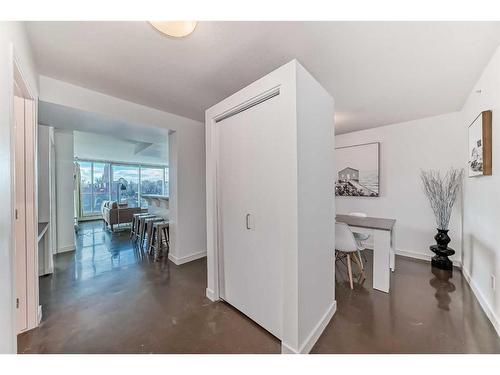 306-188 15 Avenue Sw, Calgary, AB - Indoor Photo Showing Other Room