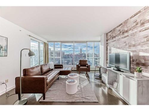 306-188 15 Avenue Sw, Calgary, AB - Indoor Photo Showing Living Room