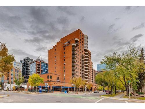 813-738 3 Avenue Sw, Calgary, AB - Outdoor With Facade