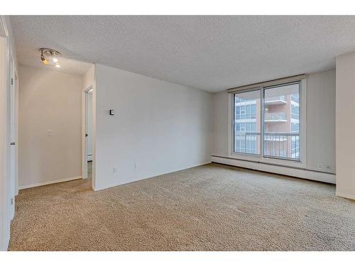 813-738 3 Avenue Sw, Calgary, AB - Indoor Photo Showing Other Room