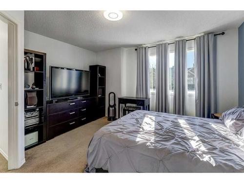 66 Country Village Villas Ne, Calgary, AB - Indoor Photo Showing Bedroom