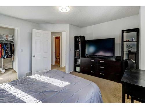 66 Country Village Villas Ne, Calgary, AB - Indoor Photo Showing Bedroom