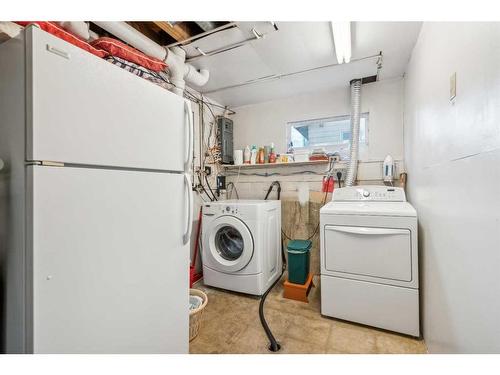 3411 Boulton Road Nw, Calgary, AB - Indoor Photo Showing Laundry Room