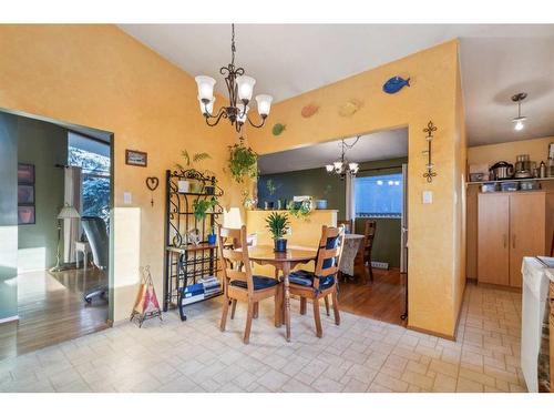 3411 Boulton Road Nw, Calgary, AB - Indoor Photo Showing Dining Room