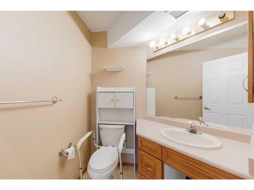 309-3309 Hawksbrow Point Nw, Calgary, AB - Indoor Photo Showing Bathroom