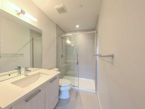 203-730 5 Street Ne, Calgary, AB - Indoor Photo Showing Bathroom