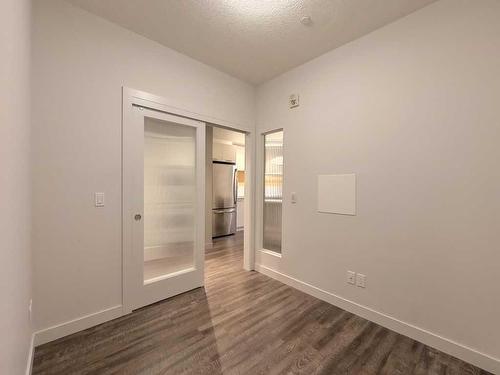 203-730 5 Street Ne, Calgary, AB - Indoor Photo Showing Other Room