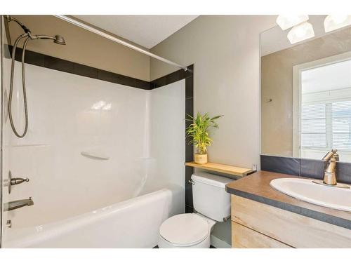 333 Aspen Hills Villas Sw, Calgary, AB - Indoor Photo Showing Bathroom