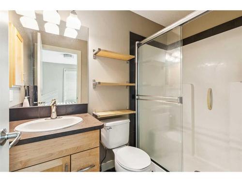 333 Aspen Hills Villas Sw, Calgary, AB - Indoor Photo Showing Bathroom