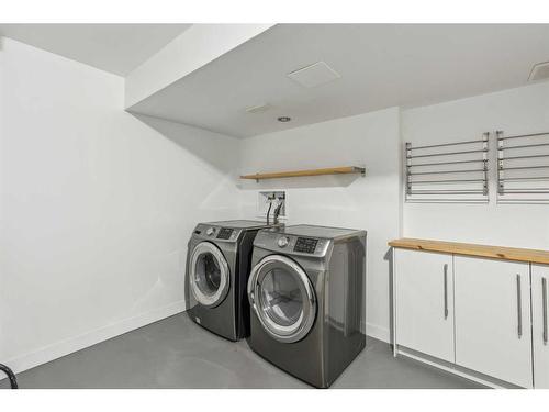 333 Aspen Hills Villas Sw, Calgary, AB - Indoor Photo Showing Laundry Room