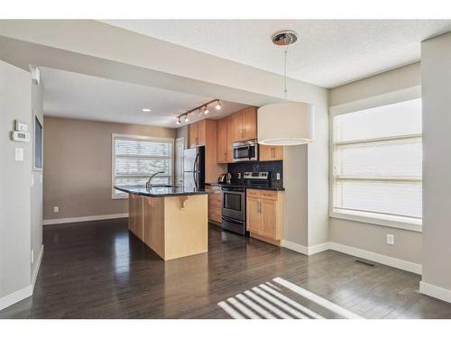 333 Aspen Hills Villas Sw, Calgary, AB - Indoor Photo Showing Kitchen