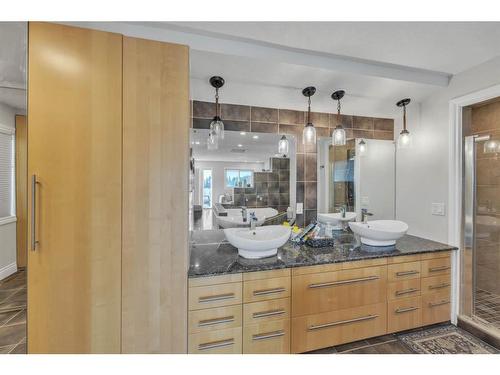 48 Deerview Place Se, Calgary, AB - Indoor Photo Showing Bathroom