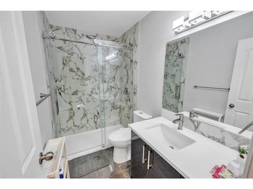 48 Deerview Place Se, Calgary, AB - Indoor Photo Showing Bathroom