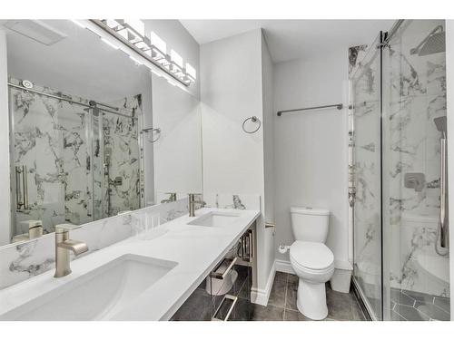 48 Deerview Place Se, Calgary, AB - Indoor Photo Showing Bathroom