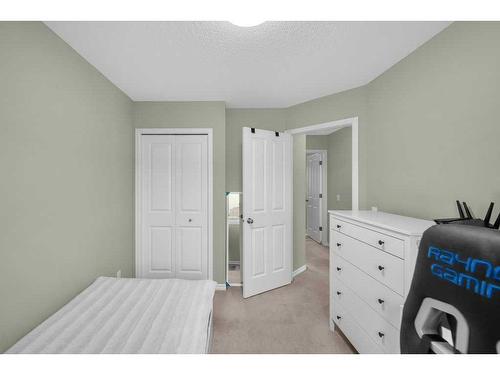 147 Skyview Springs Manor Ne, Calgary, AB - Indoor Photo Showing Bedroom