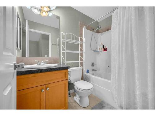 147 Skyview Springs Manor Ne, Calgary, AB - Indoor Photo Showing Bathroom