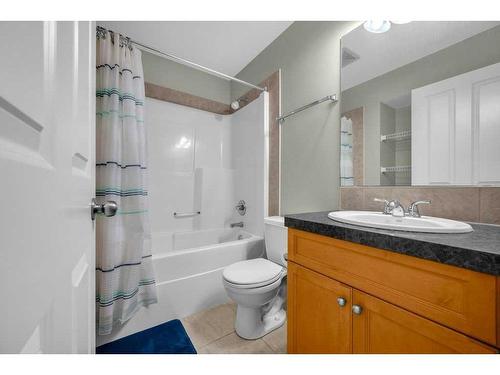 147 Skyview Springs Manor Ne, Calgary, AB - Indoor Photo Showing Bathroom