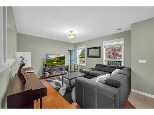 147 Skyview Springs Manor Ne, Calgary, AB - Indoor Photo Showing Living Room