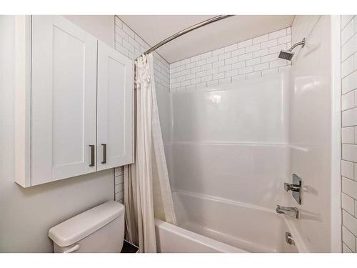 104-200 Harvest Hills Place Ne, Calgary, AB - Indoor Photo Showing Bathroom