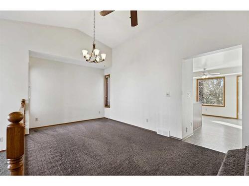 2858 Catalina Boulevard Ne, Calgary, AB - Indoor Photo Showing Other Room