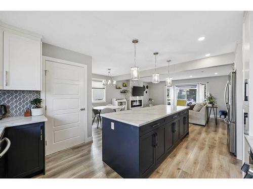 7128 Hunterwood Road Nw, Calgary, AB - Indoor Photo Showing Kitchen With Upgraded Kitchen