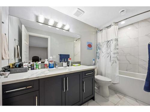 7128 Hunterwood Road Nw, Calgary, AB - Indoor Photo Showing Bathroom