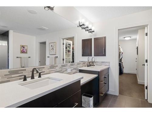 140 Auburn Sound Manor Se, Calgary, AB - Indoor Photo Showing Bathroom