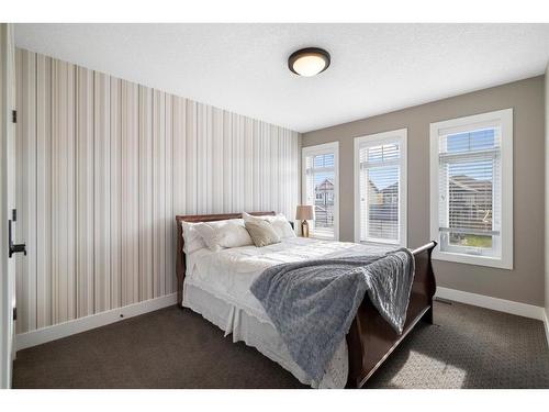 140 Auburn Sound Manor Se, Calgary, AB - Indoor Photo Showing Bedroom