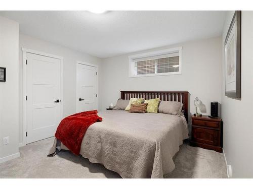 140 Auburn Sound Manor Se, Calgary, AB - Indoor Photo Showing Bedroom