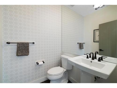 140 Auburn Sound Manor Se, Calgary, AB - Indoor Photo Showing Bathroom