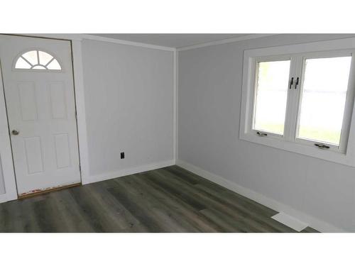 251 4 Street Nw, Sundre, AB - Indoor Photo Showing Other Room