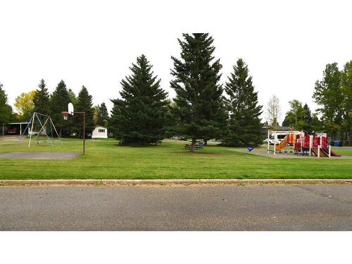 251 4 Street Nw, Sundre, AB - Outdoor