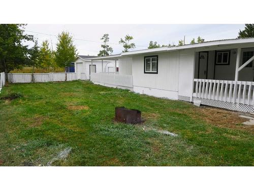 251 4 Street Nw, Sundre, AB - Outdoor