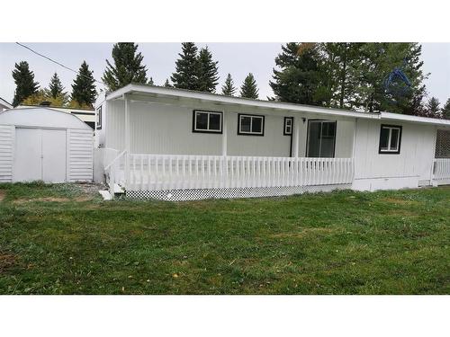 251 4 Street Nw, Sundre, AB - Outdoor