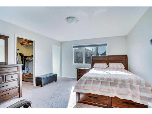 209 Windford Park Sw, Airdrie, AB - Indoor Photo Showing Bedroom