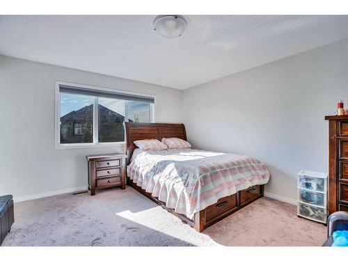 209 Windford Park Sw, Airdrie, AB - Indoor Photo Showing Bedroom