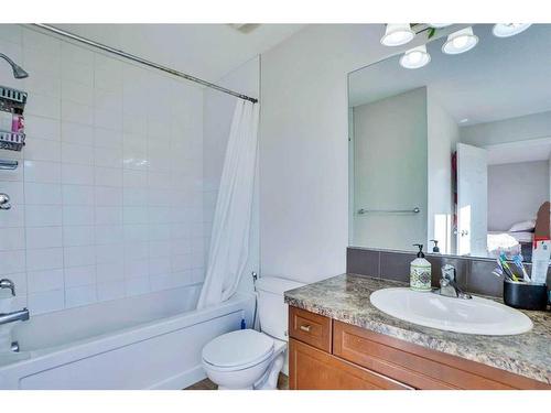 209 Windford Park Sw, Airdrie, AB - Indoor Photo Showing Bathroom