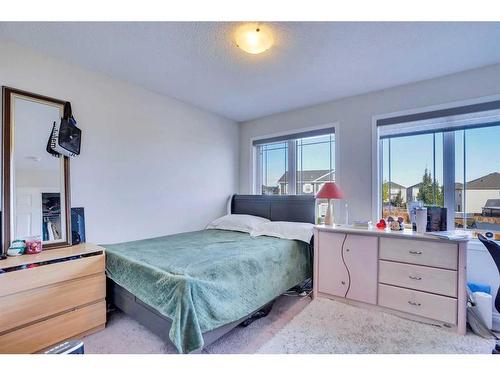 209 Windford Park Sw, Airdrie, AB - Indoor Photo Showing Bedroom