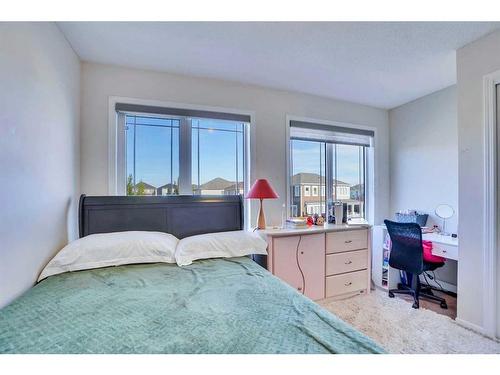 209 Windford Park Sw, Airdrie, AB - Indoor Photo Showing Bedroom