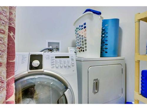 209 Windford Park Sw, Airdrie, AB - Indoor Photo Showing Laundry Room