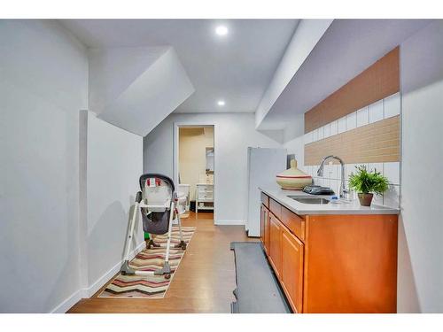 209 Windford Park Sw, Airdrie, AB - Indoor Photo Showing Kitchen