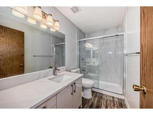 1131 Millcrest Rise Sw, Calgary, AB - Indoor Photo Showing Bathroom