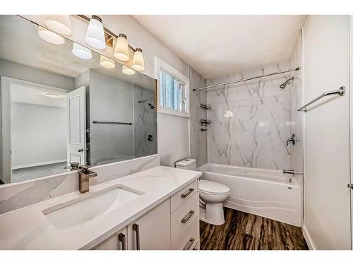 1131 Millcrest Rise Sw, Calgary, AB - Indoor Photo Showing Bathroom