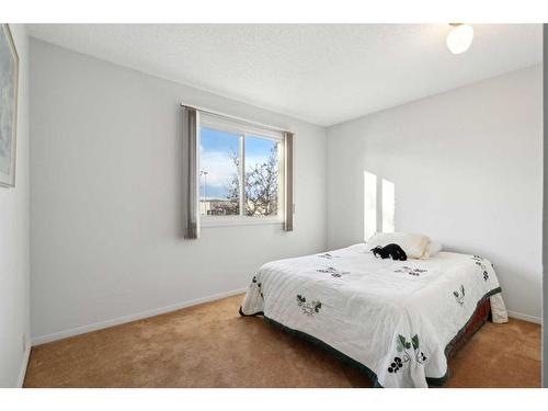 280 Midpark Gardens Se, Calgary, AB - Indoor Photo Showing Bedroom