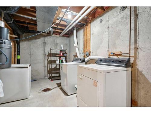 280 Midpark Gardens Se, Calgary, AB - Indoor Photo Showing Laundry Room