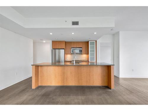 1504-1118 12 Avenue Sw, Calgary, AB - Indoor Photo Showing Kitchen