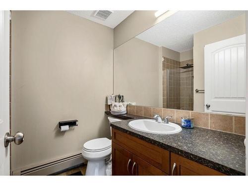 1-105 Village Heights Sw, Calgary, AB - Indoor Photo Showing Bathroom