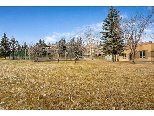 1-105 Village Heights Sw, Calgary, AB - Outdoor